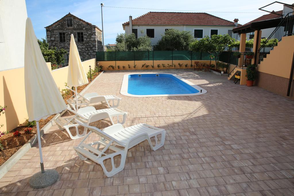 Apartmani Sprljan Vodice Exterior foto