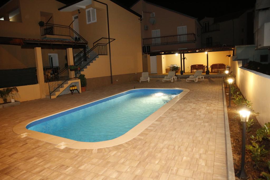 Apartmani Sprljan Vodice Exterior foto