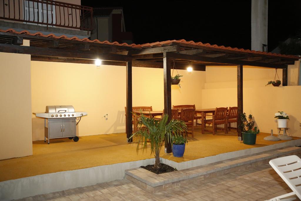 Apartmani Sprljan Vodice Exterior foto